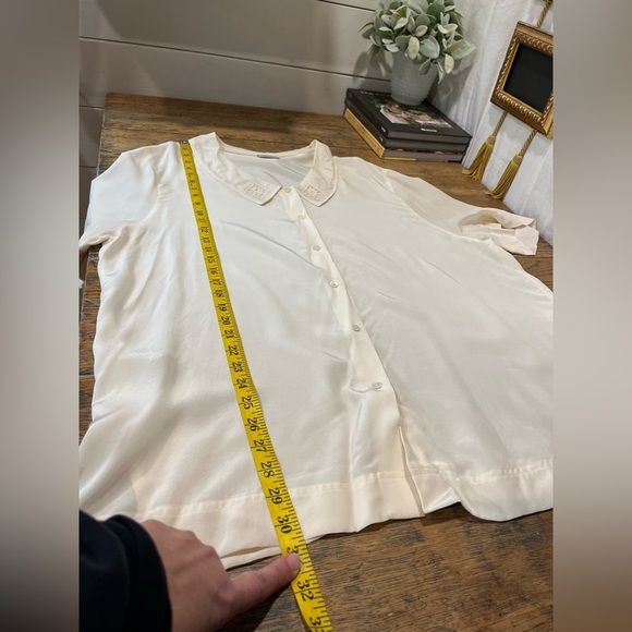 LAURA ASHLEY – Silk Blouse with Embroidered Collar (Size Estimated size 22) - Picture 8 of 9